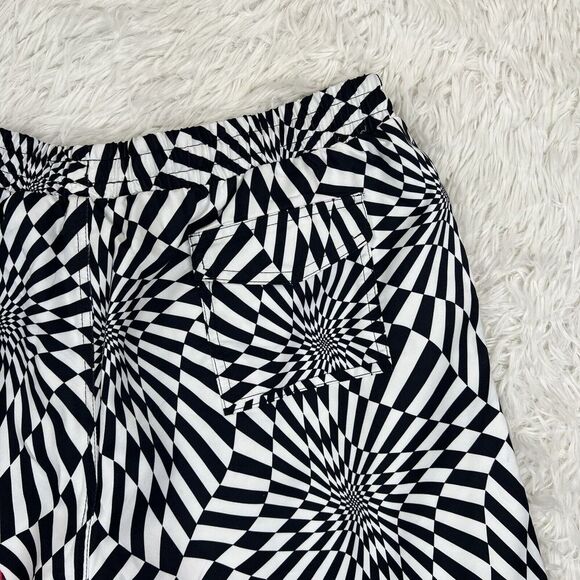 VANS Vault Aries Relaxed Short White/Black/Red VN0A5GYIZ0E Size L MSRP $120 - Picture 8 of 10